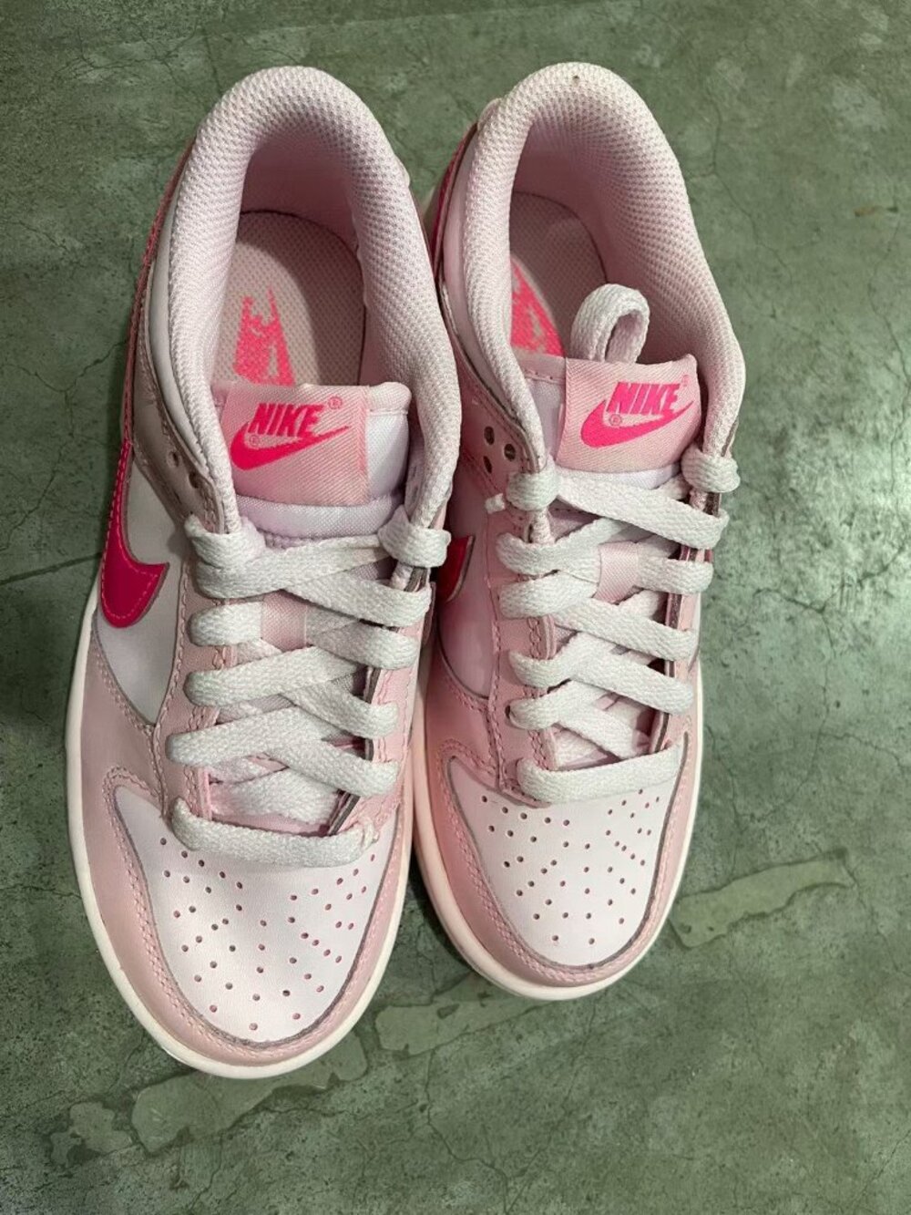 Nike Dunk Low GS Pink Foam Hyper Pink New With Box Girls Sneakers - Picture 3 of 4